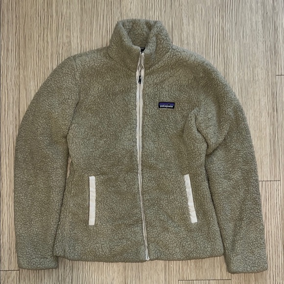 Patagonia Jackets & Blazers - Patagonia Size Medium Tan Teddy Jacket Full Zip Cozy Fleece
